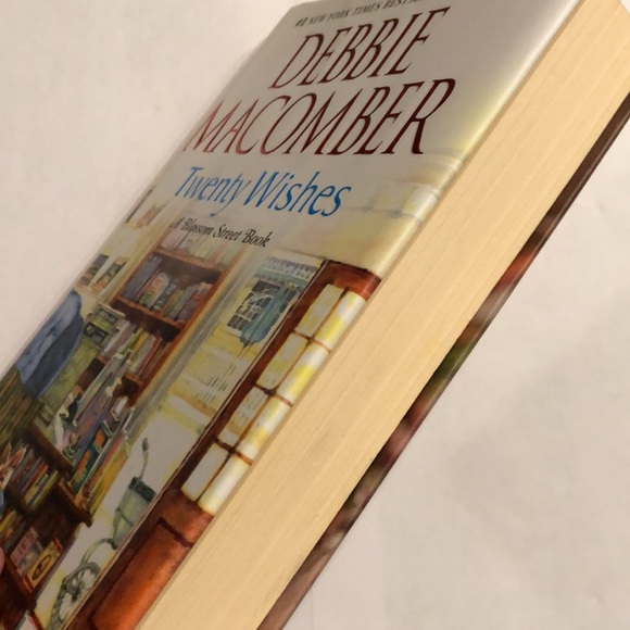 ⭐️3 for $15⭐️ Hardcover | Twenty Wishes by Debbie Macomber - Picture 4 of 4